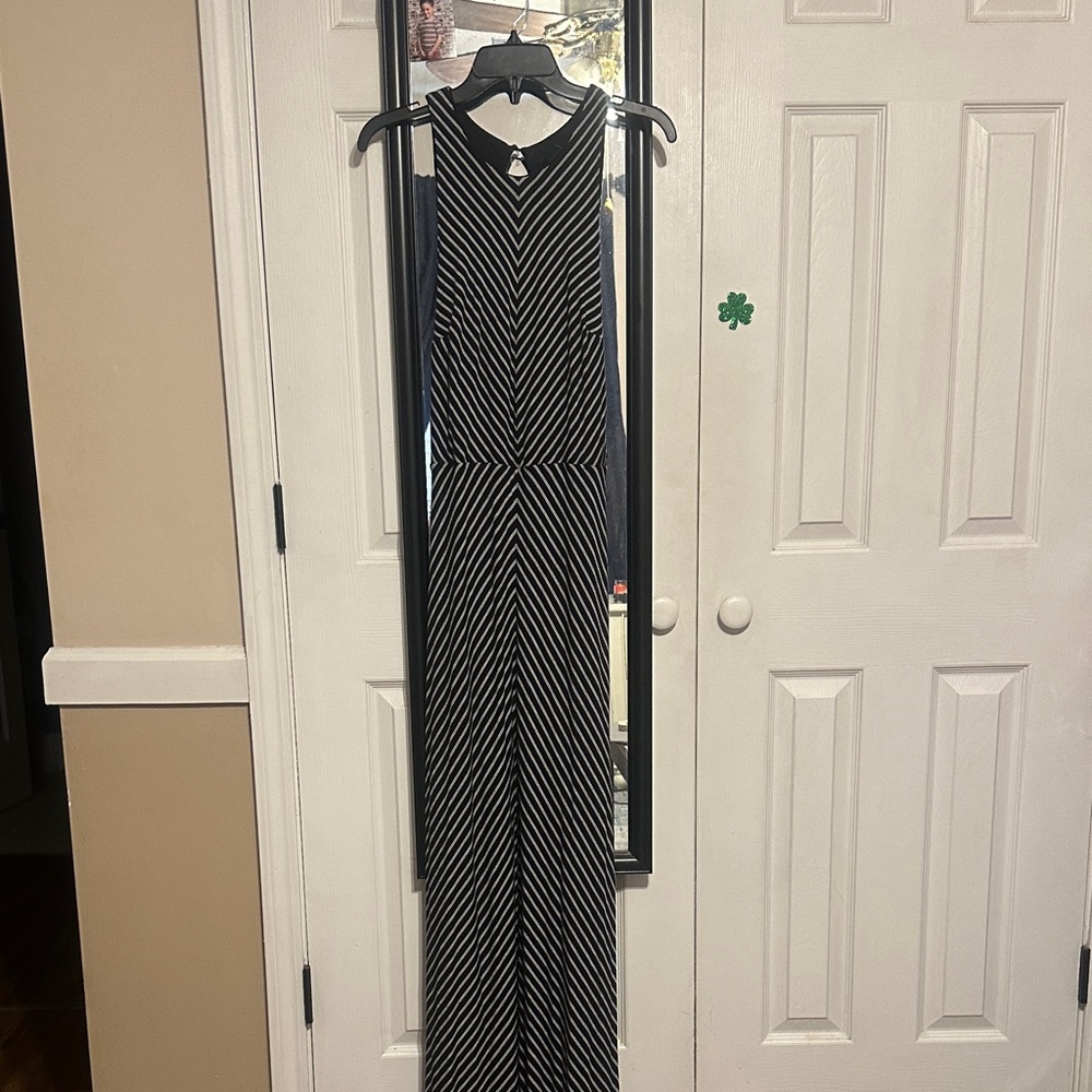 White House Black Market Black and White Maxi Dress